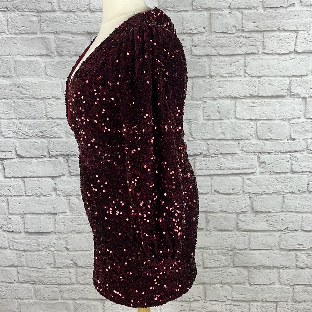 Boohoo red velvet and sequin deep V dress size 16 - Picture 4 of 12